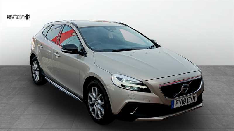 Volvo V40 Cross Country 1.5 T3 Pro Hatchback Euro 6 Ss Gold