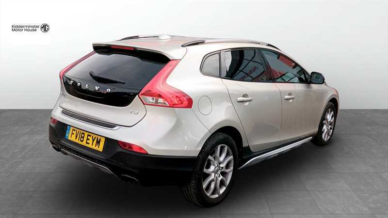 Volvo V40 Cross Country 1.5 T3 Pro Hatchback Euro 6 Ss Gold #4