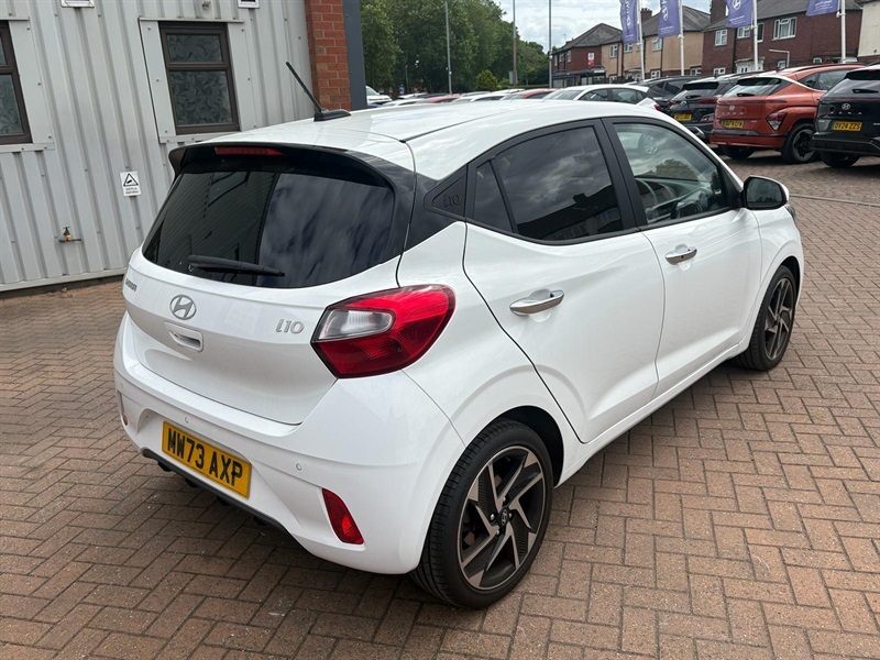 Hyundai I10 1.2 Premium Hatchback Euro 6 Ss MW73AXP White #3