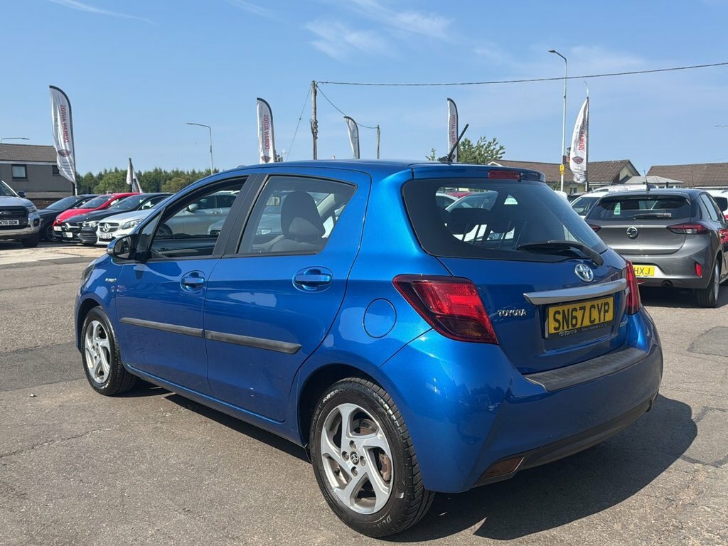 Toyota Yaris Vvt-i Hybrid Active Hatchback SN67CYP Blue #4