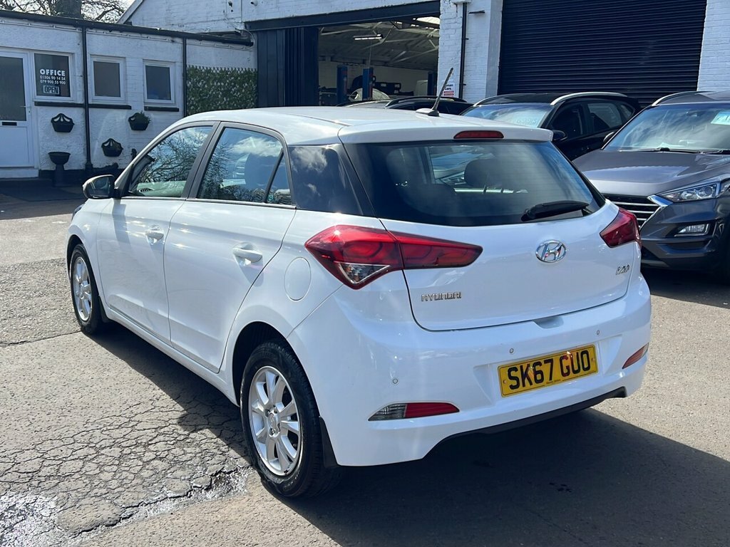 Hyundai I20 1.4L Se White #5