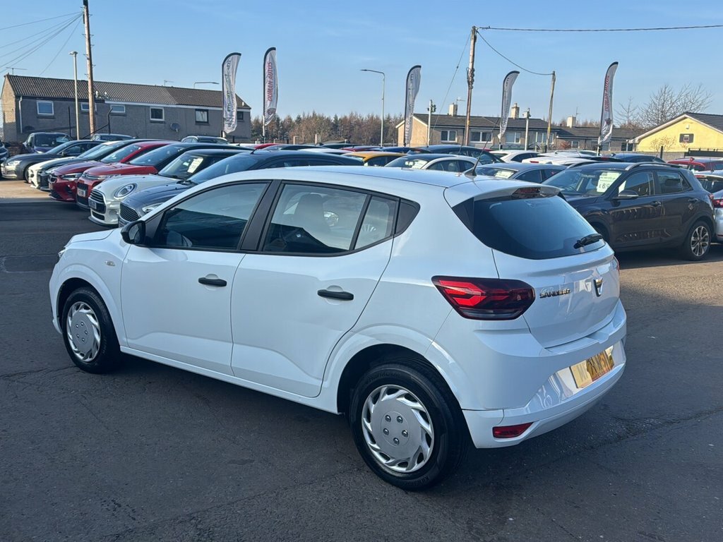 Dacia Sandero 1L Essential MF71WSW White #4