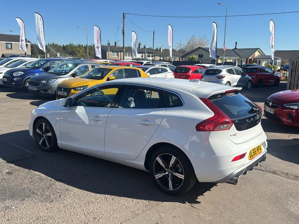 Volvo V40 1.5L R-design DL66HPA White #4