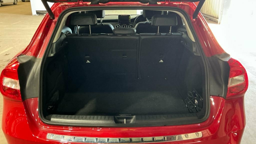 Mercedes-Benz GLA Class 1.6L Se AK19XYW Red #5