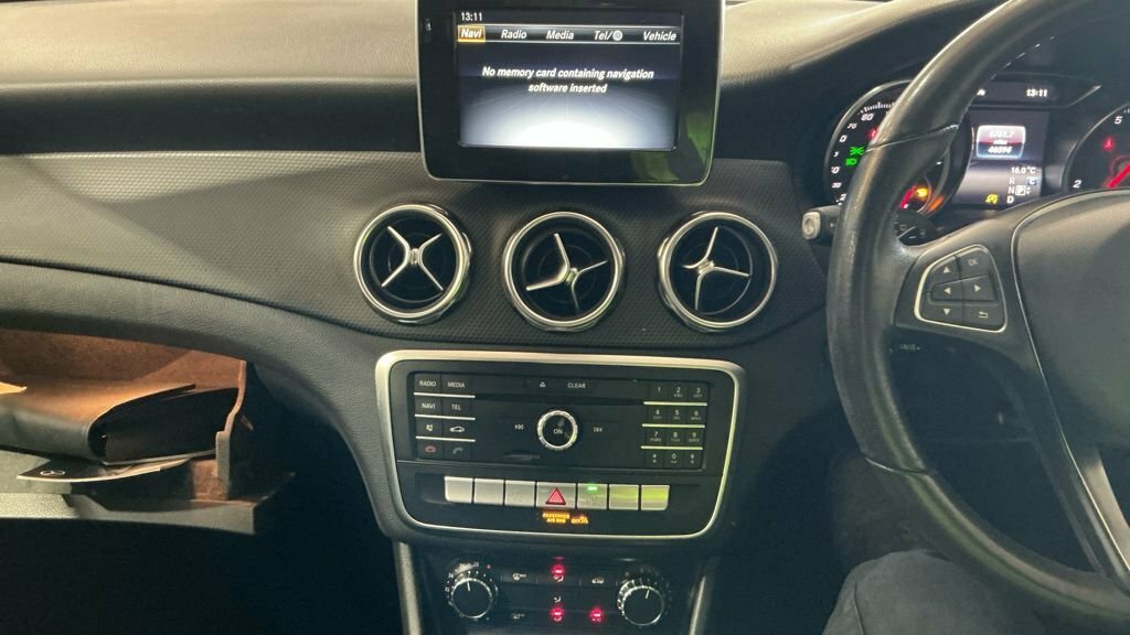 Mercedes-Benz GLA Class 1.6L Se Red