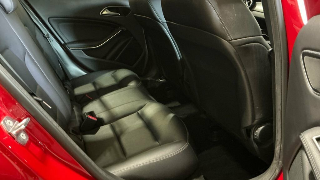 Mercedes-Benz GLA Class 1.6L Se AK19XYW Red #4