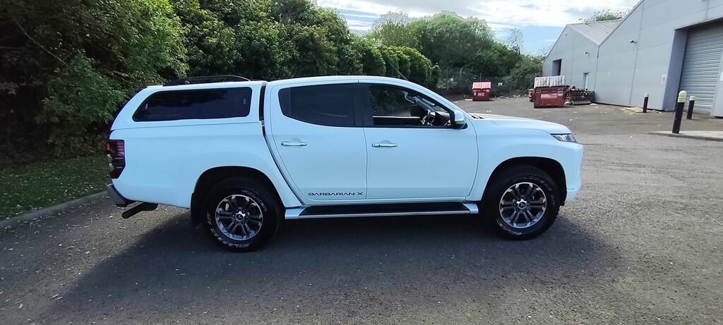 Mitsubishi L200 2.2 Di-d Dc Barbarian X Pickup Double Cab Dies ST21UWV White #6