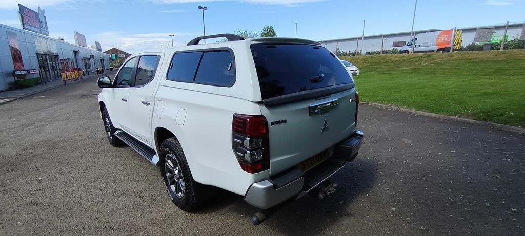 Mitsubishi L200 2.2 Di-d Dc Barbarian X Pickup Double Cab Dies ST21UWV White #3
