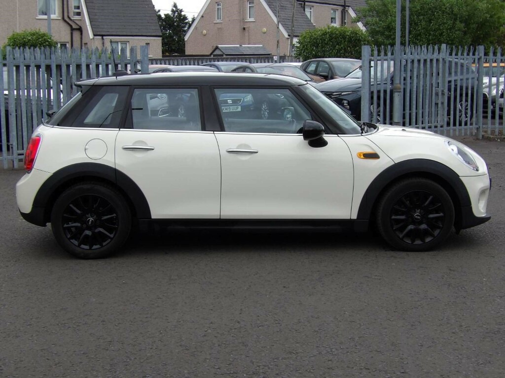 Mini Hatch Cooper D 