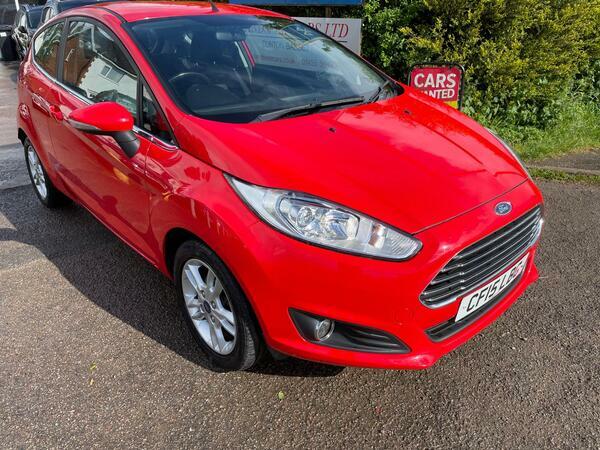 Ford Fiesta 1.25 Zetec Euro 6 Red
