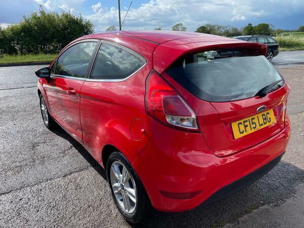 Ford Fiesta 1.25 Zetec Euro 6 CF15LBG Red #4