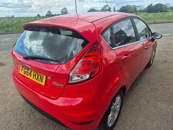 Ford Fiesta 1.25 Zetec Euro 5 FG64HXN Red #6
