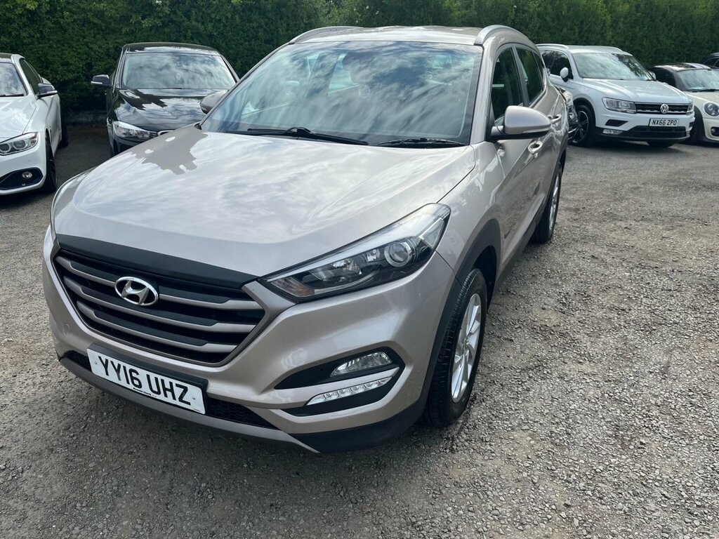Hyundai Tucson 1.7 Crdi Blue Drive Se Euro 6 Ss YY16UHZ White #6