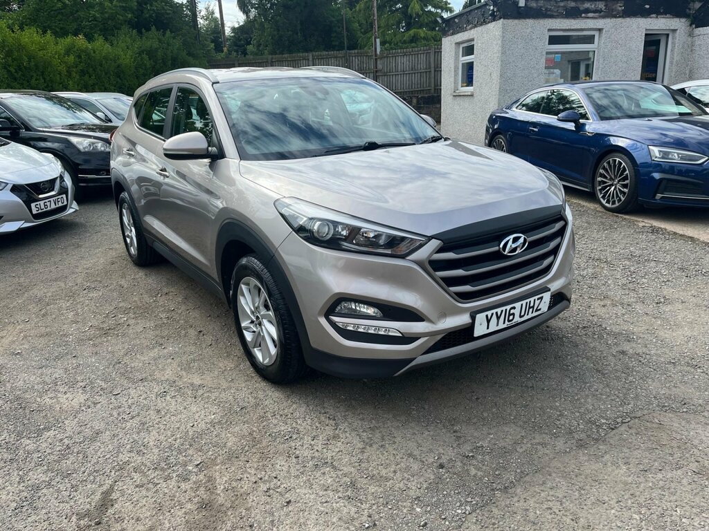 Hyundai Tucson 1.7 Crdi Blue Drive Se Euro 6 Ss White