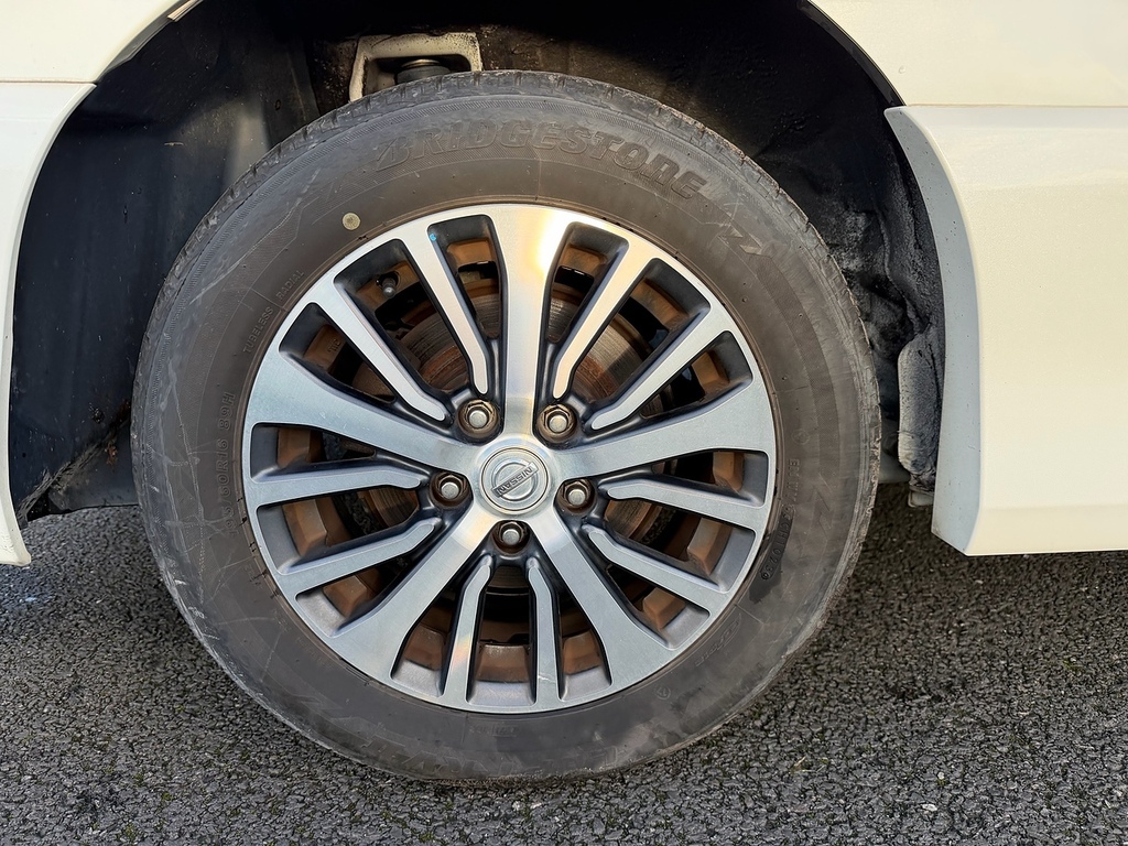 Nissan Serena Highway Star U3097 White #26
