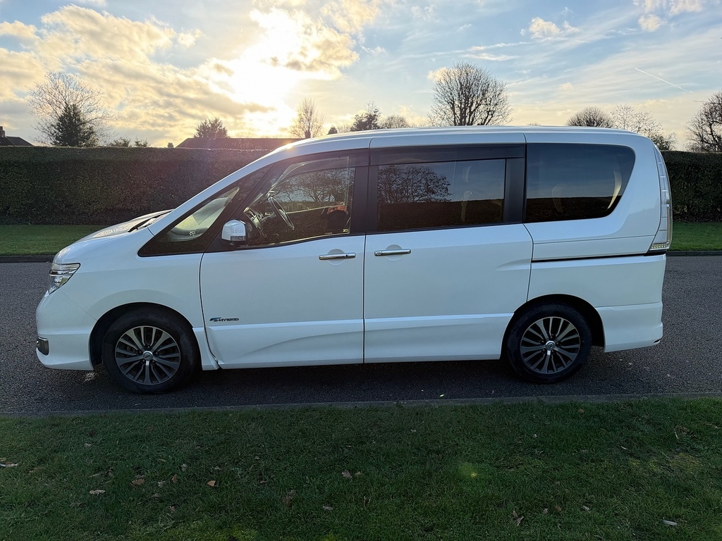 Nissan Serena Highway Star U3097 White #9