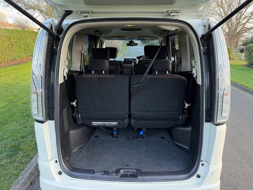 Nissan Serena Highway Star U3152 White #6