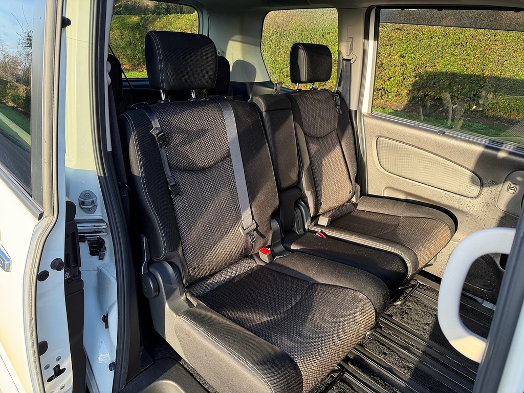Nissan Serena Highway Star U3097 White #21