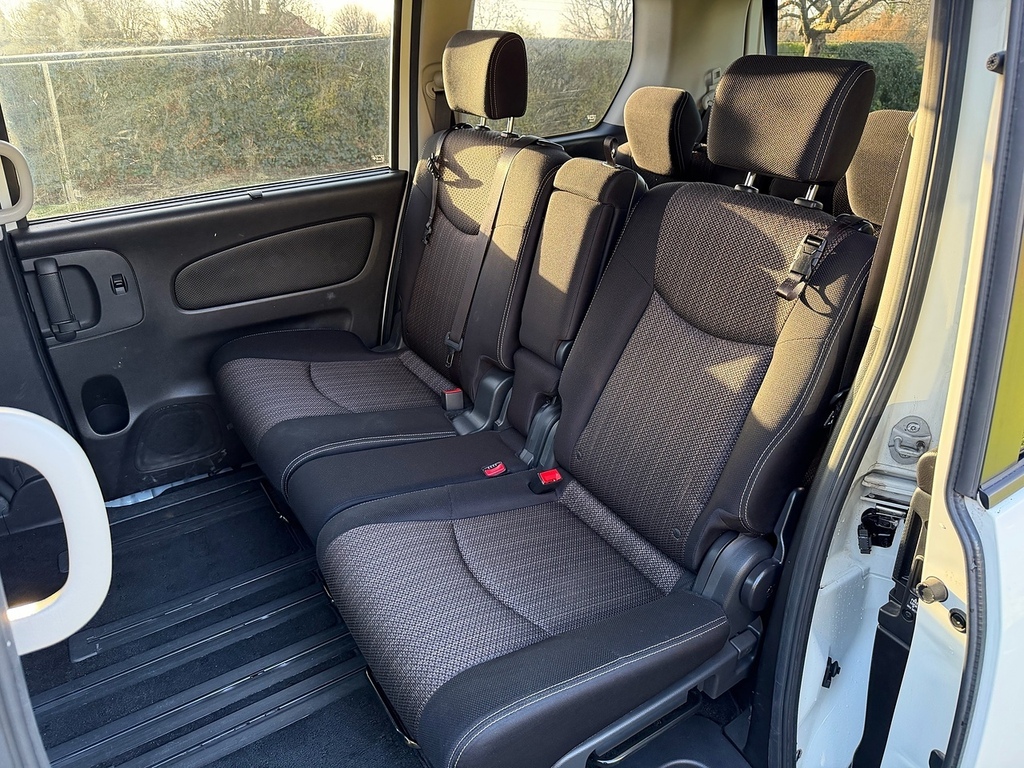 Nissan Serena Highway Star U3097 White #18