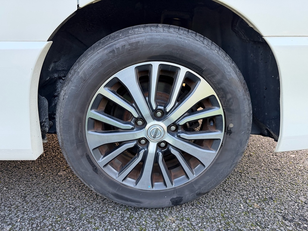 Nissan Serena Highway Star U3097 White #25