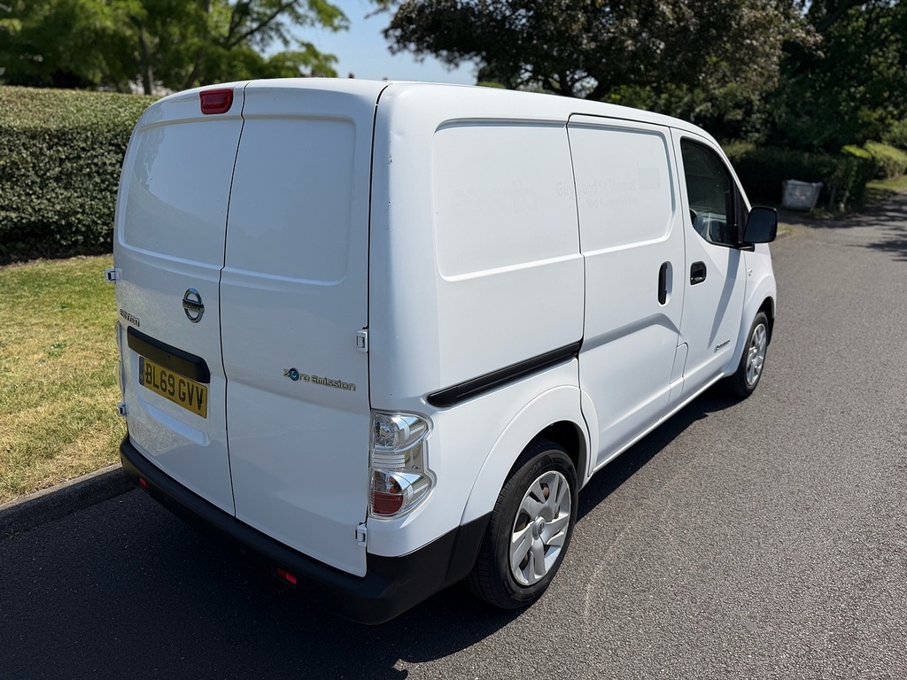 Nissan e-NV200 Mpv White #3