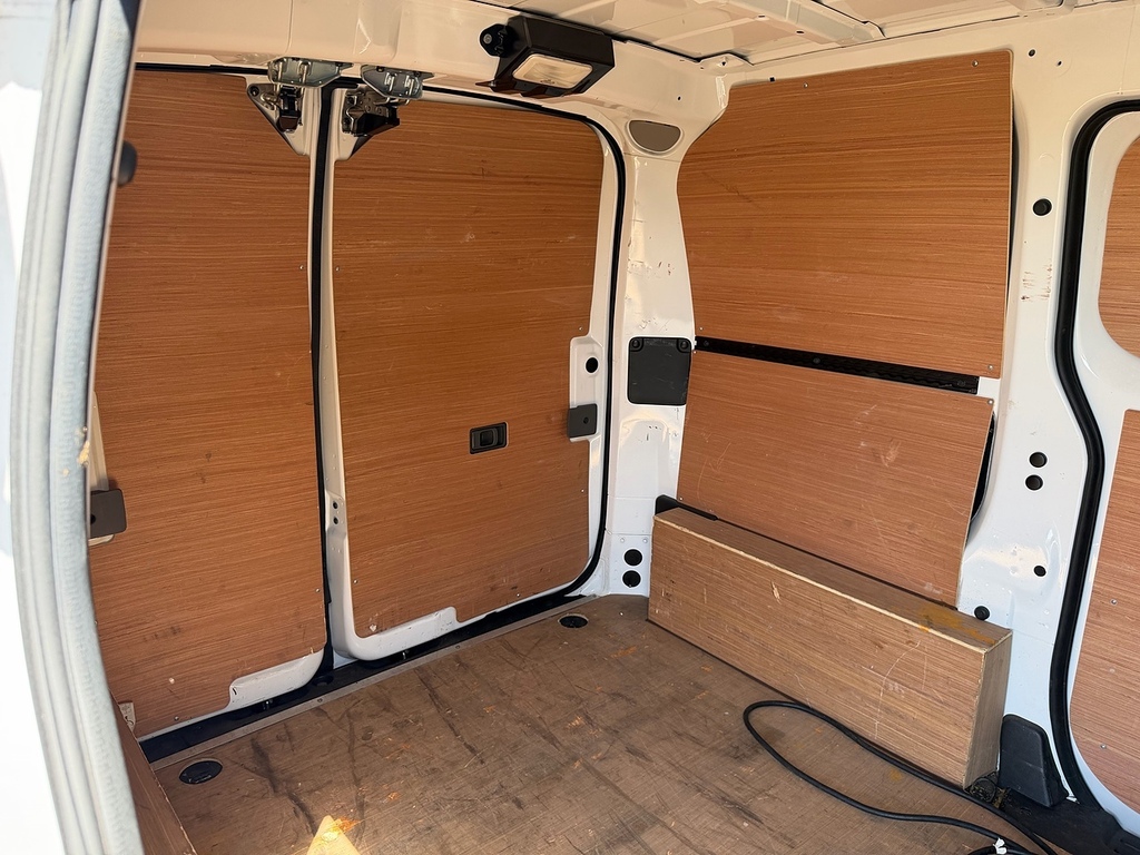 Nissan e-NV200 Mpv White #23