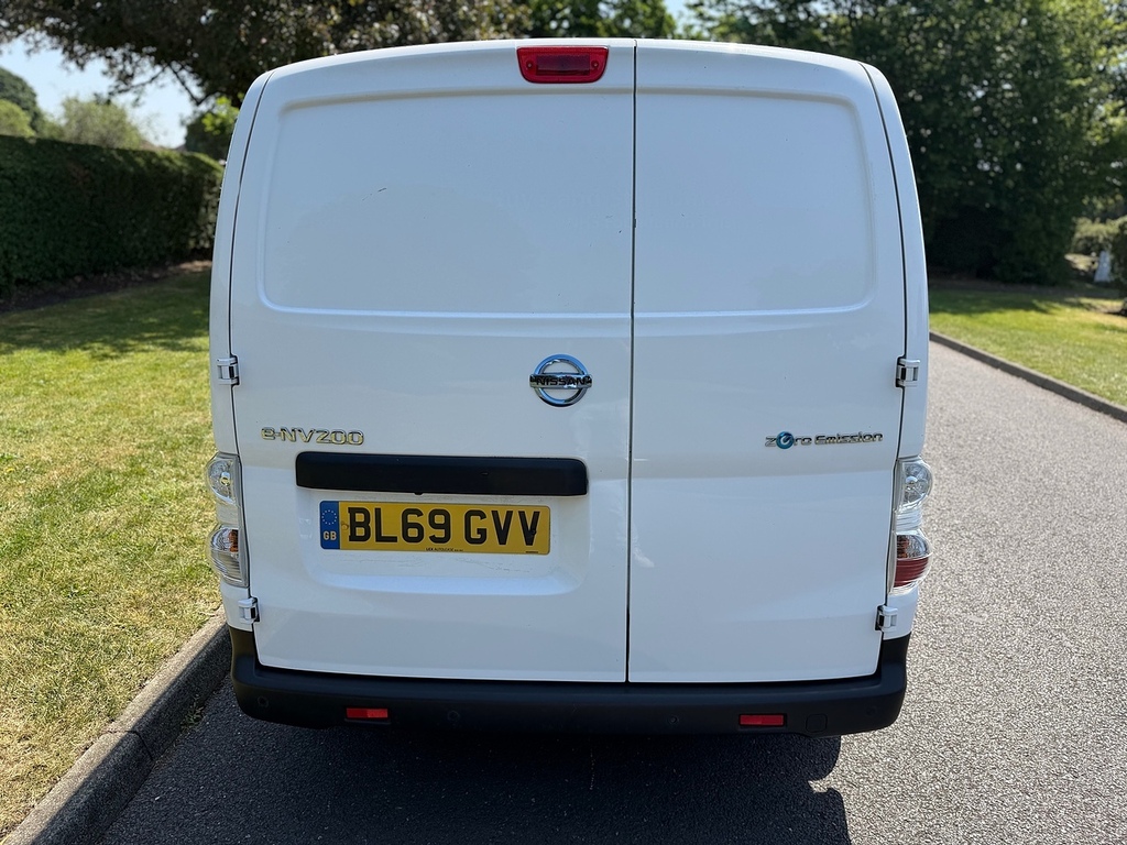 Nissan e-NV200 Mpv White #5