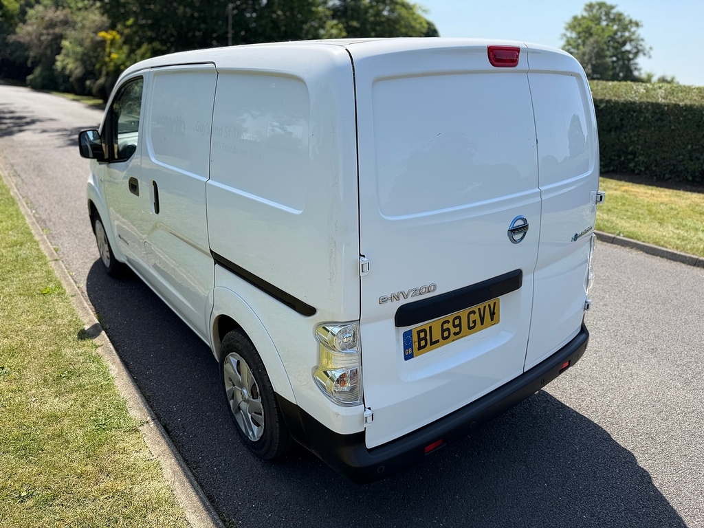 Nissan e-NV200 Mpv White #7