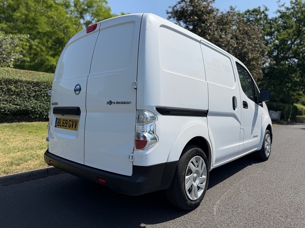 Nissan e-NV200 Mpv White #4
