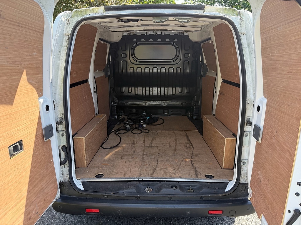 Nissan e-NV200 Mpv White #6