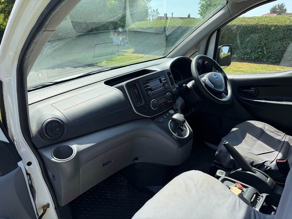 Nissan e-NV200 Mpv White #17