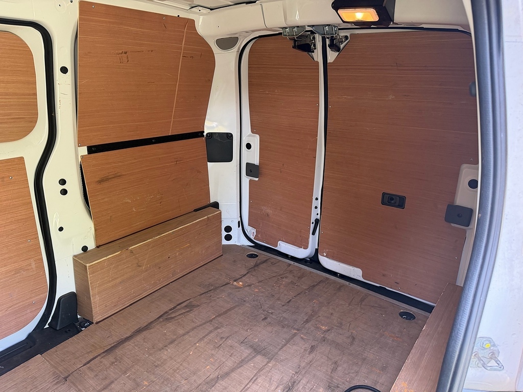 Nissan e-NV200 Mpv White #20