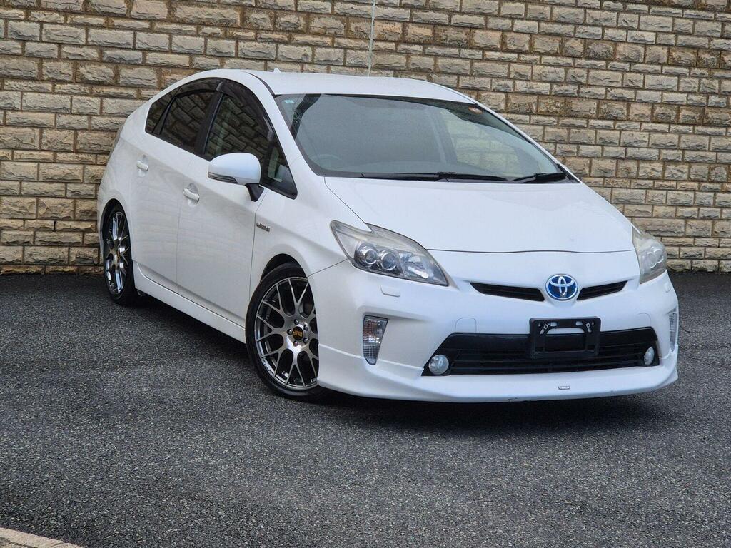 Toyota Prius 1.8 Vvt-h T Spirit Cvt Euro 5 Ss 201313 White