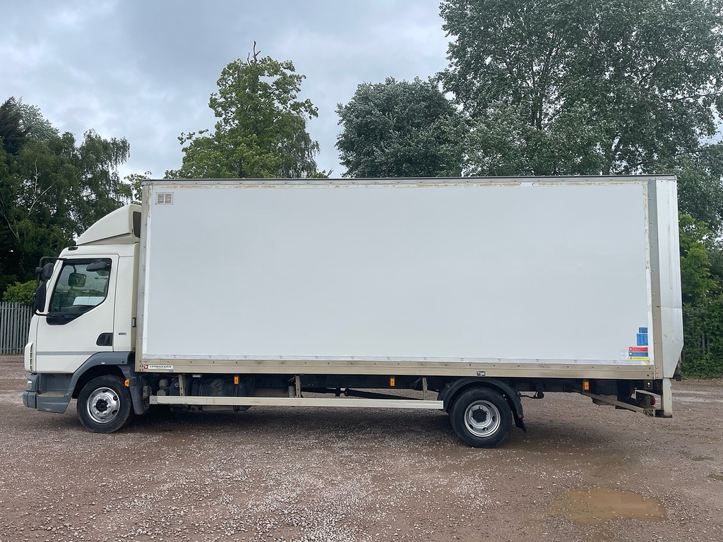 DAF All Models 45 Box Lorry With Taillift 7.5 Ton White