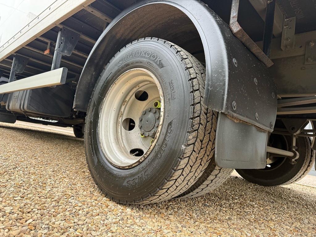 DAF All Models Lf180 7.5T 20Ft Box Lorry With Column Taillift White #23