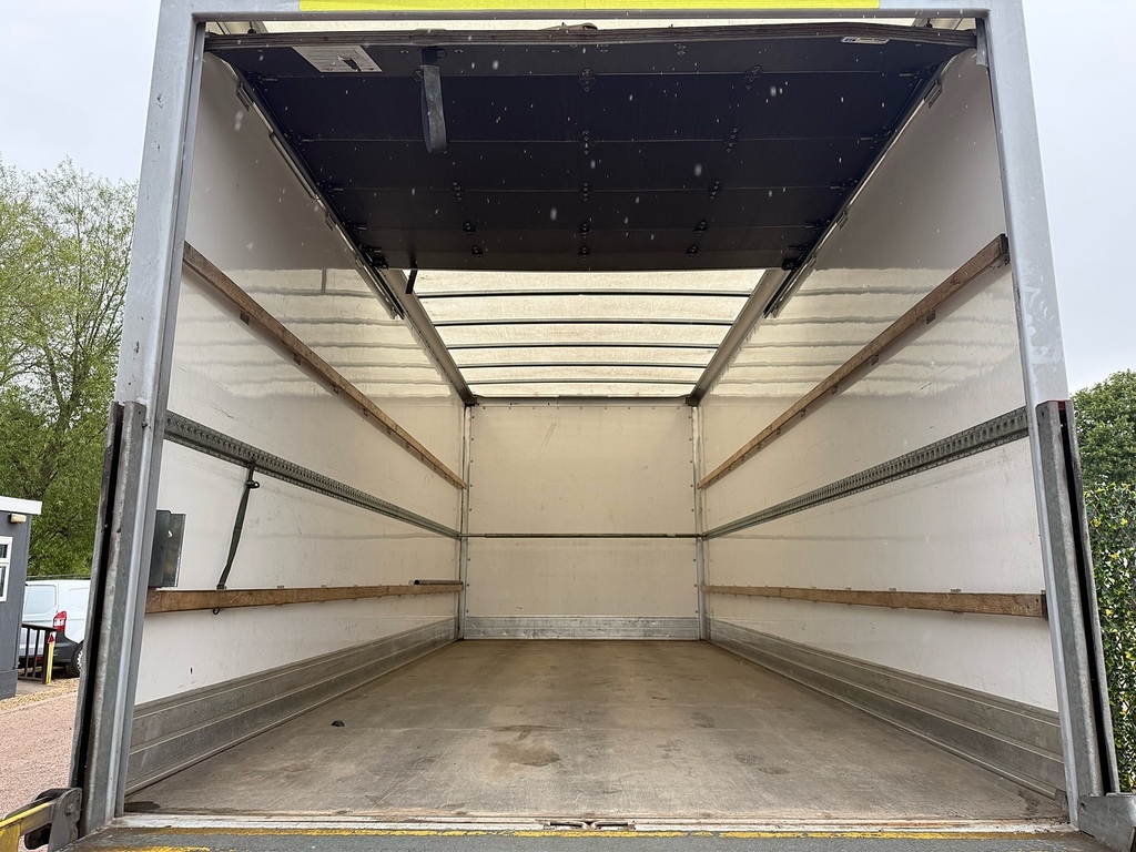 DAF All Models Box Van - Tail Lift - 7.5 Ton - White #2