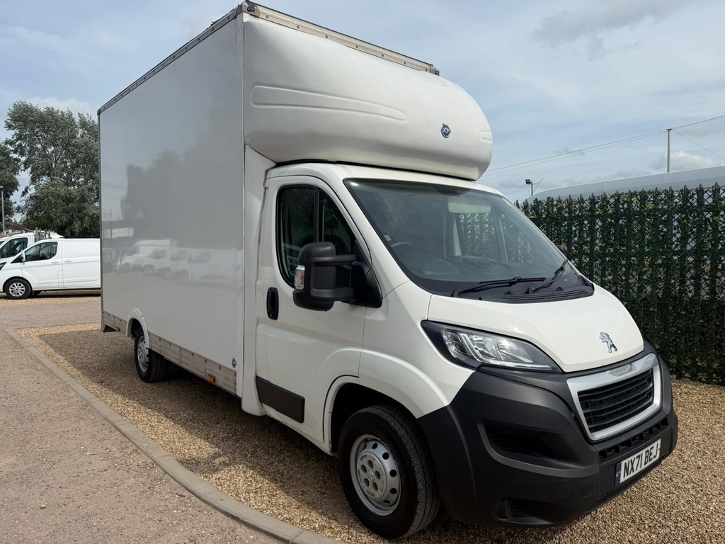 Peugeot Boxer Bluehdi 335 Built For Business L3 Lwb Lo Loader Lu White