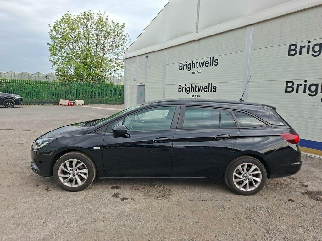 Vauxhall Astra Estate 1.6 Cdti Blueinjection Design Sports Tourer MX69BZV Black #2
