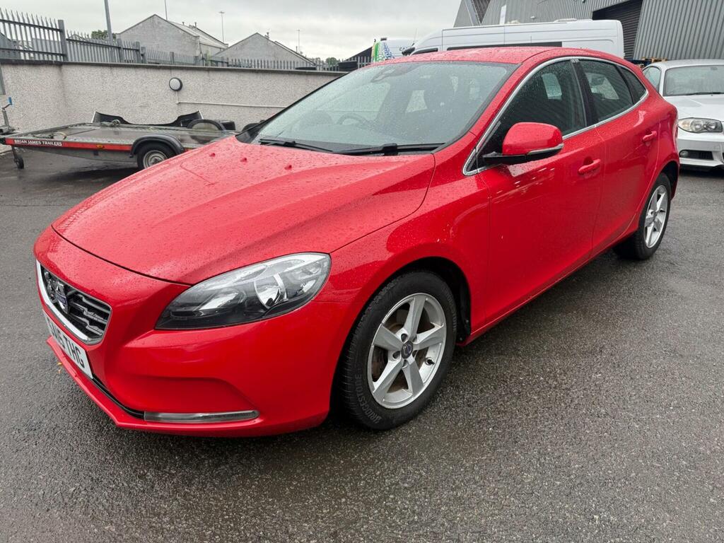 Volvo V40 Hatchback 1.6 D2 Se Euro 5 Ss 201515 SA15THG Red #2