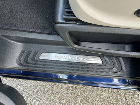 Mercedes-Benz EQV Mpv Black #18