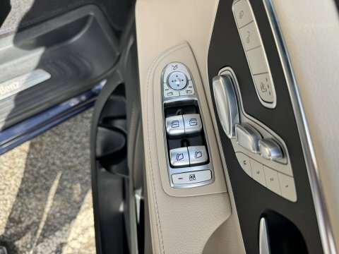 Mercedes-Benz EQV Mpv Black #17