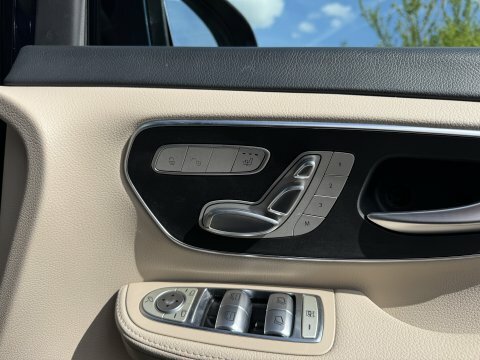 Mercedes-Benz EQV Mpv Black #13