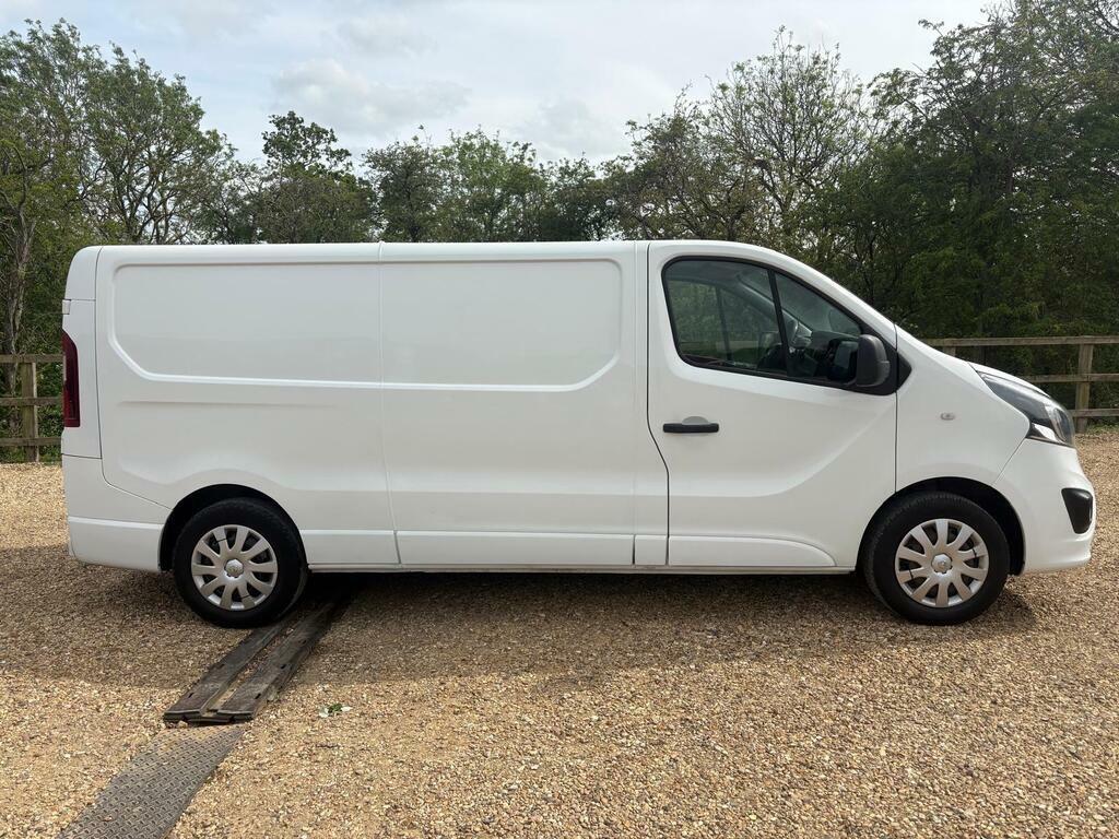 Vauxhall Vivaro 1.6 Cdti 2900 Sportive L2 H1 Euro 6 DV17FDG White #2