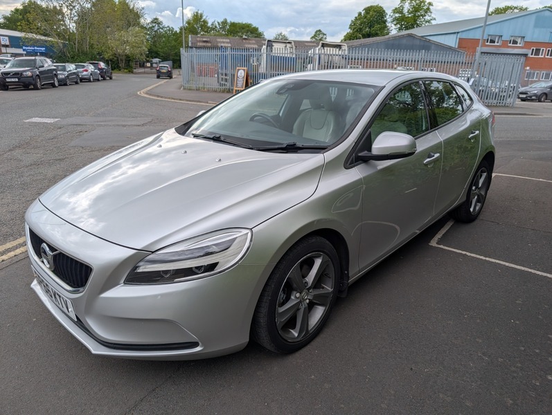 Volvo V40 T2 Momentum Silver #3