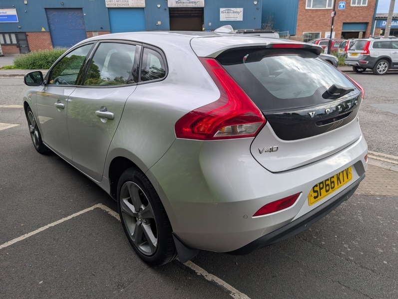 Volvo V40 T2 Momentum Silver #5