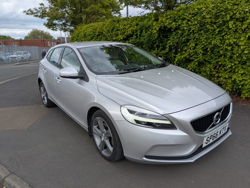 Volvo V40 T2 Momentum Silver #2