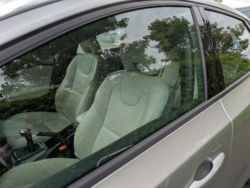 Volvo V40 T2 Momentum Silver #4