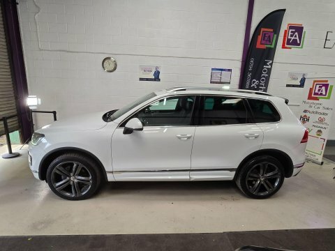Volkswagen Touareg 2016 66 3.0 WV66TBX White #4