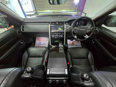 Land Rover Discovery 2018 67 3.0 OE67TZV Black #3