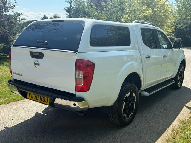 Nissan Navara Pickup FG70HUJ White #6